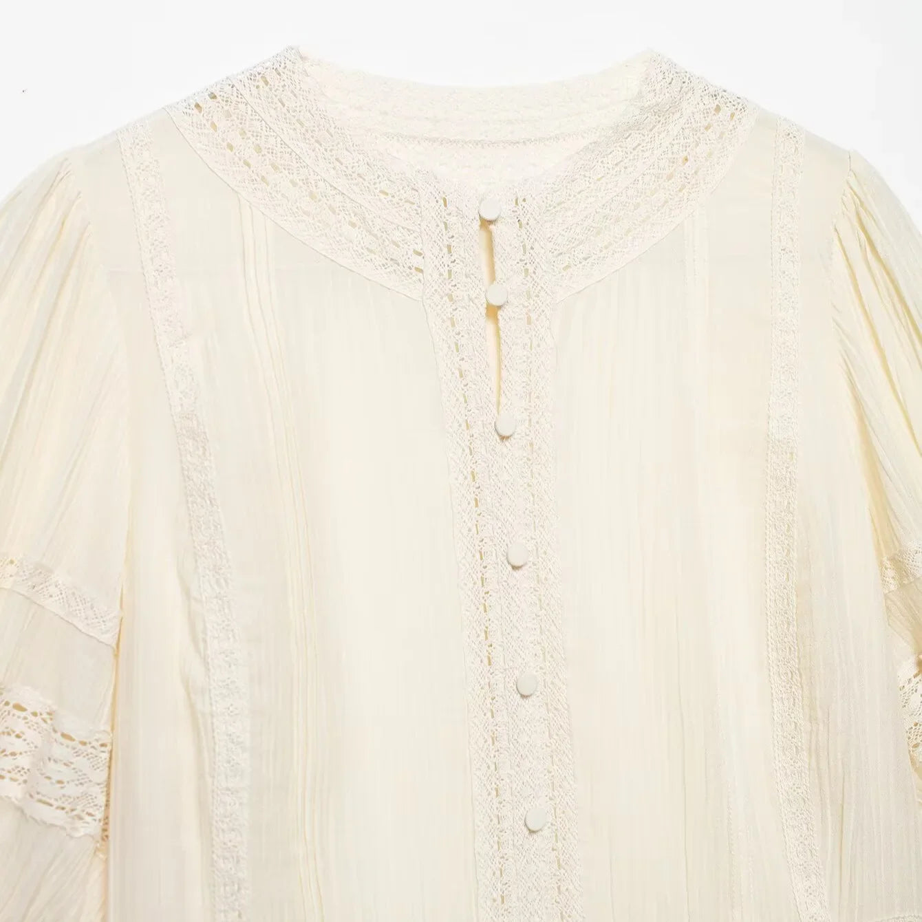Women's Fashion Lace Romantic Style Shirt Women White Lace Trim Puff Sleeve Neck Button Front Casual Shirt For Daily Wear RJWE