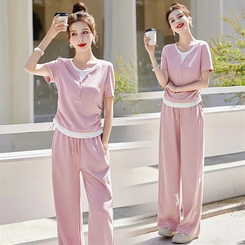 Knitted two-piece casual suit is loose and comfortable