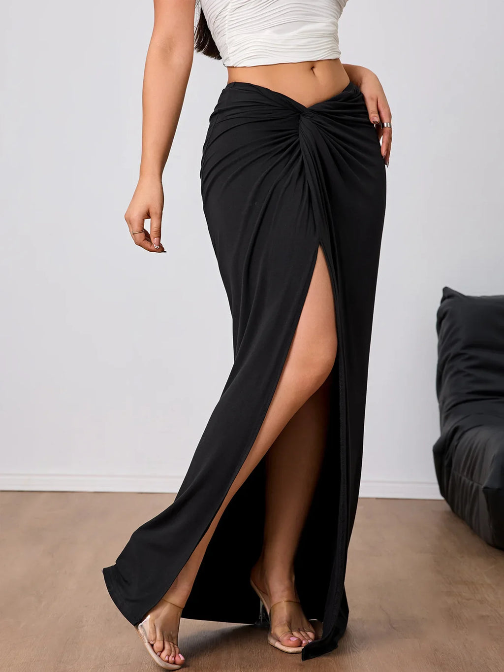 Elegant Black Skirt for Lady Folds High-waisted slit Women's Long Skirt Spring Summer Outfit Fashionable Casual Streetwear Women