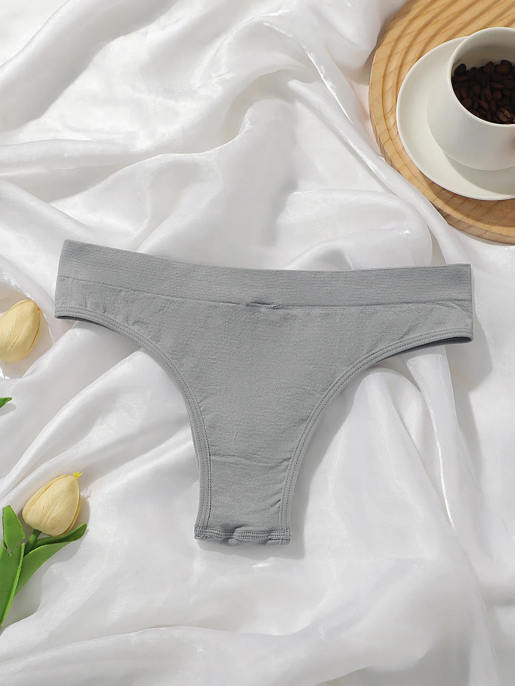 Women's sexy solid color triangle pants with no trace low waist hollow out easy to wash and dry underwear Z626