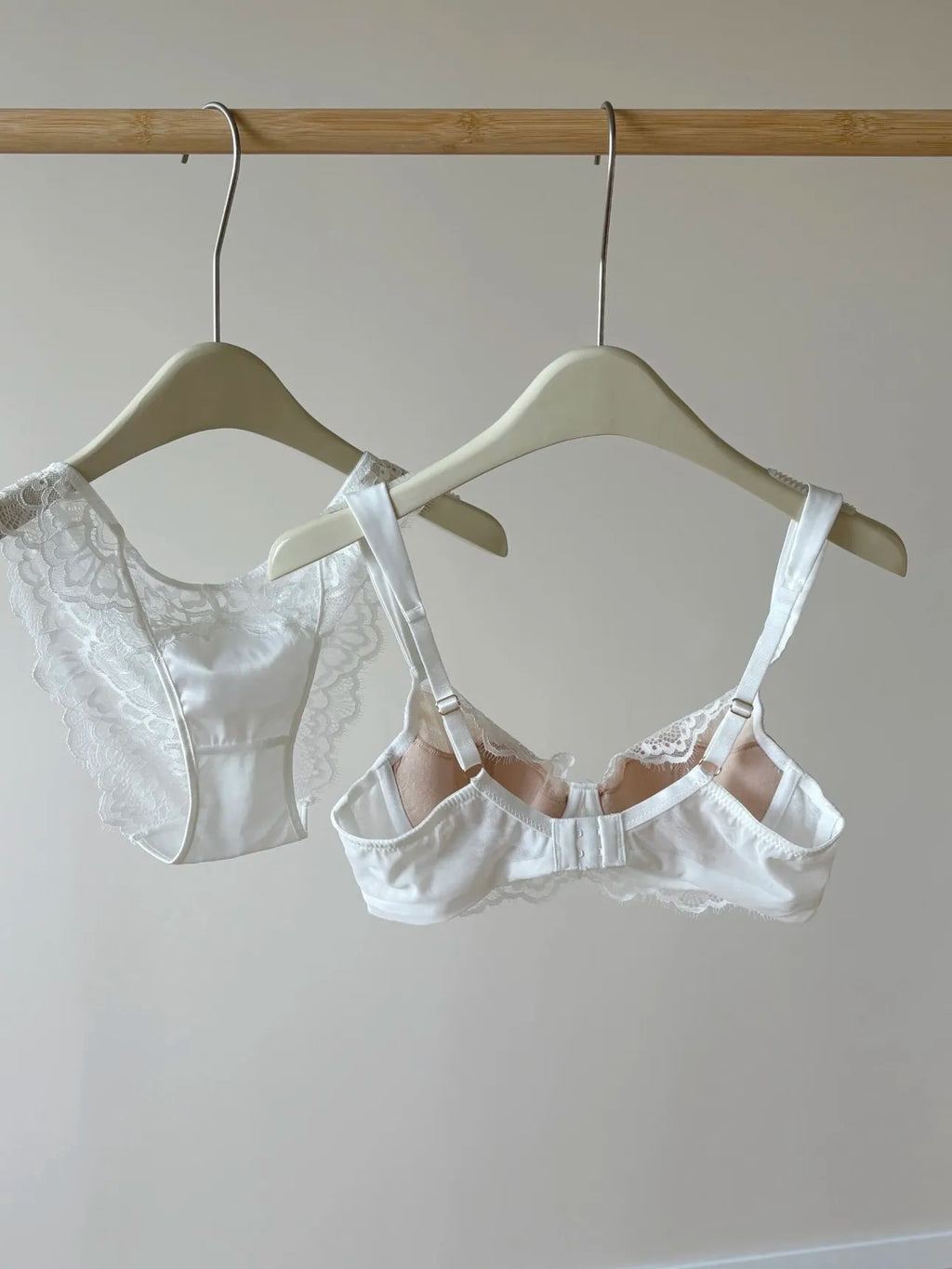French Style U-Back Lace Minimizer Bra Set for Women | Big Bust Support Deep V Anti-Sagging | Sexy Summer Lingerie MOYISU Panty