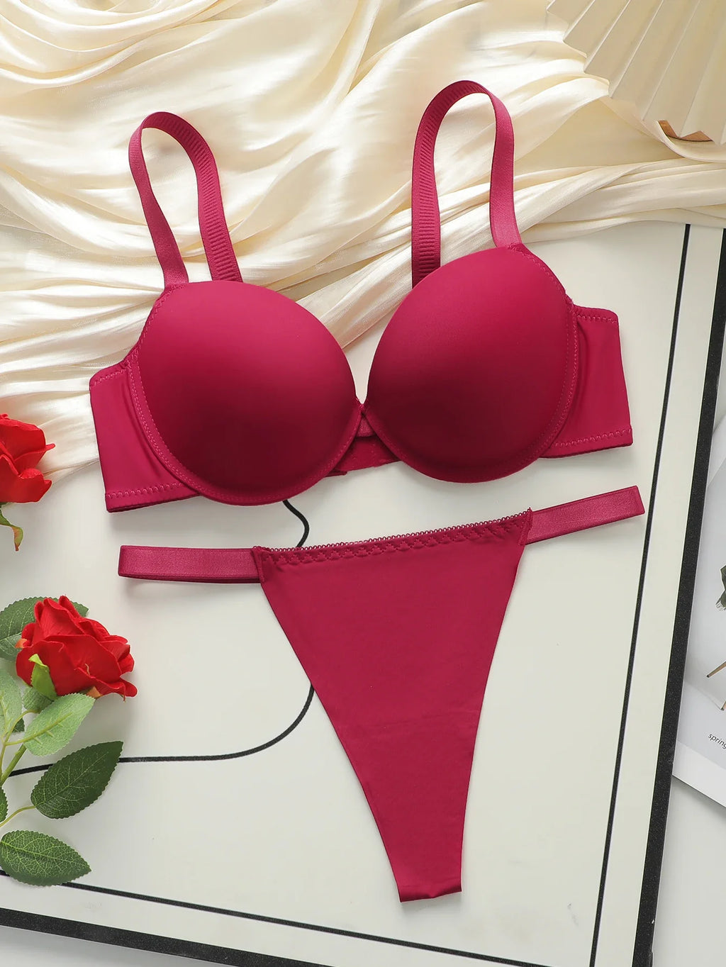 Sexy Underwire Two PiecePush Up Push Up Bras lingerie Set For Women Thickened chest cushion small chest appears larger B2051