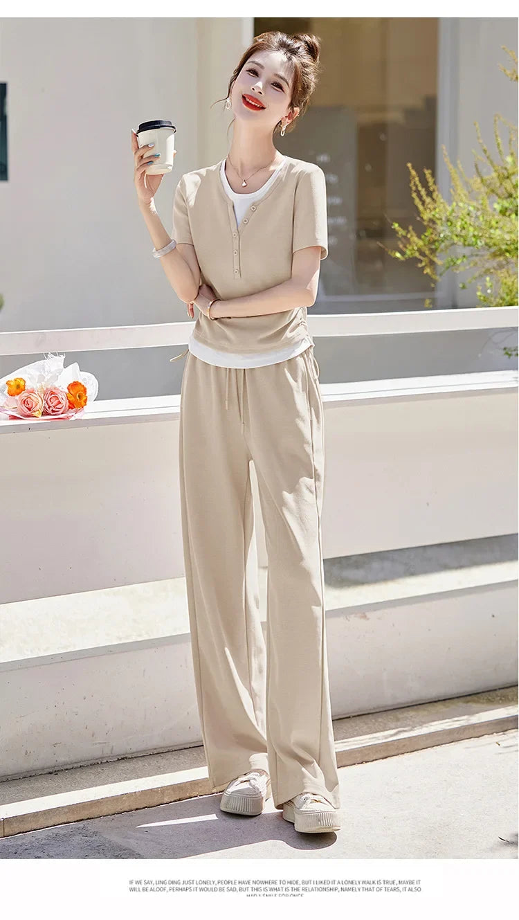 Knitted two-piece casual suit is loose and comfortable