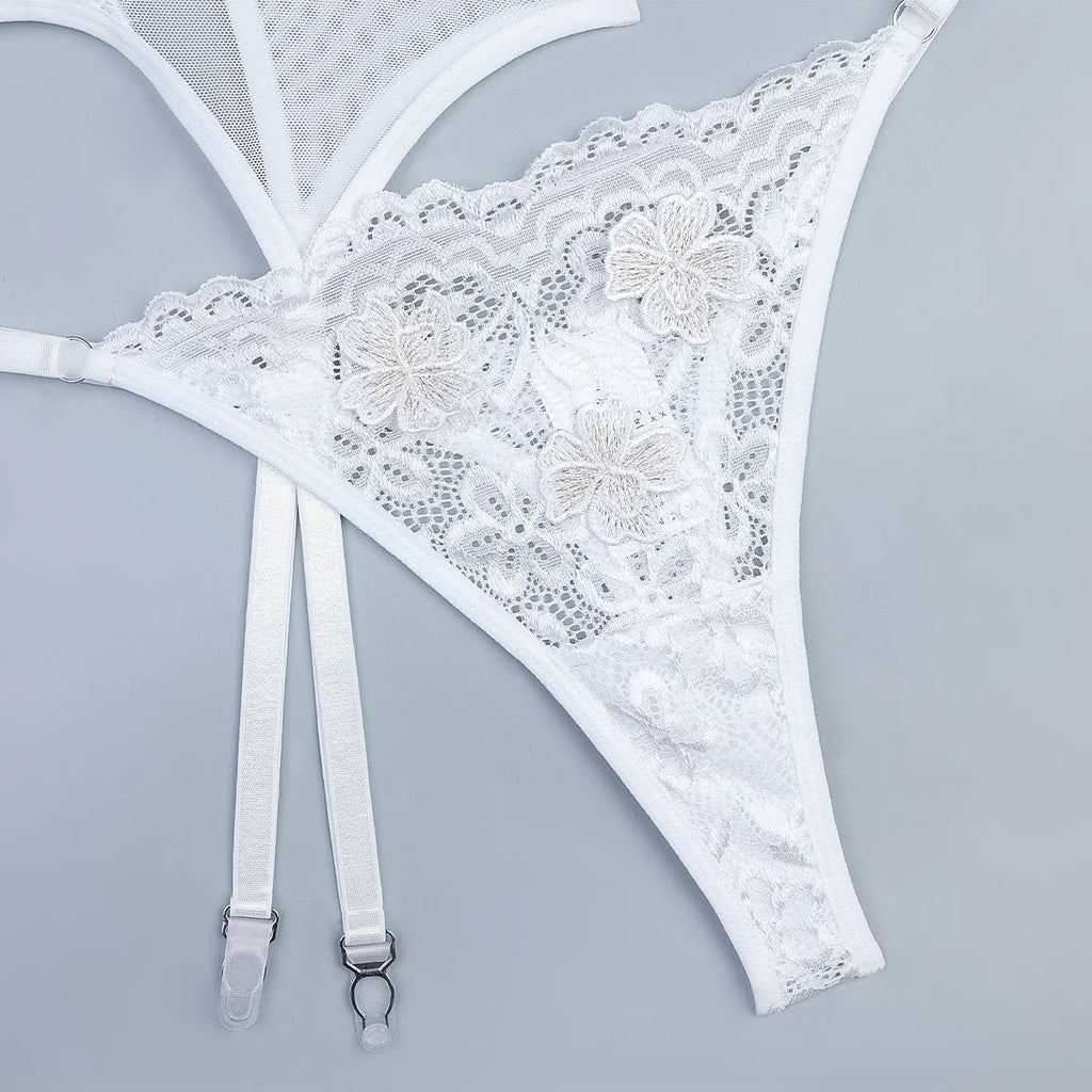 Toucheart Embroidery Floral Sexy Lingerie Panty Garters3PCS Skinny Plunge Patchwork See-through Romantic Private Interesting Set