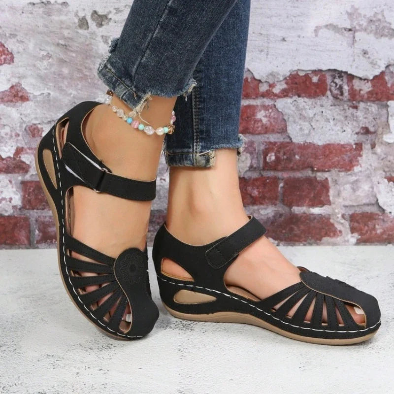 2026 New Women's Peep-Toe Ankle Strap Sandals Summer Block Heel Fashion Shoes