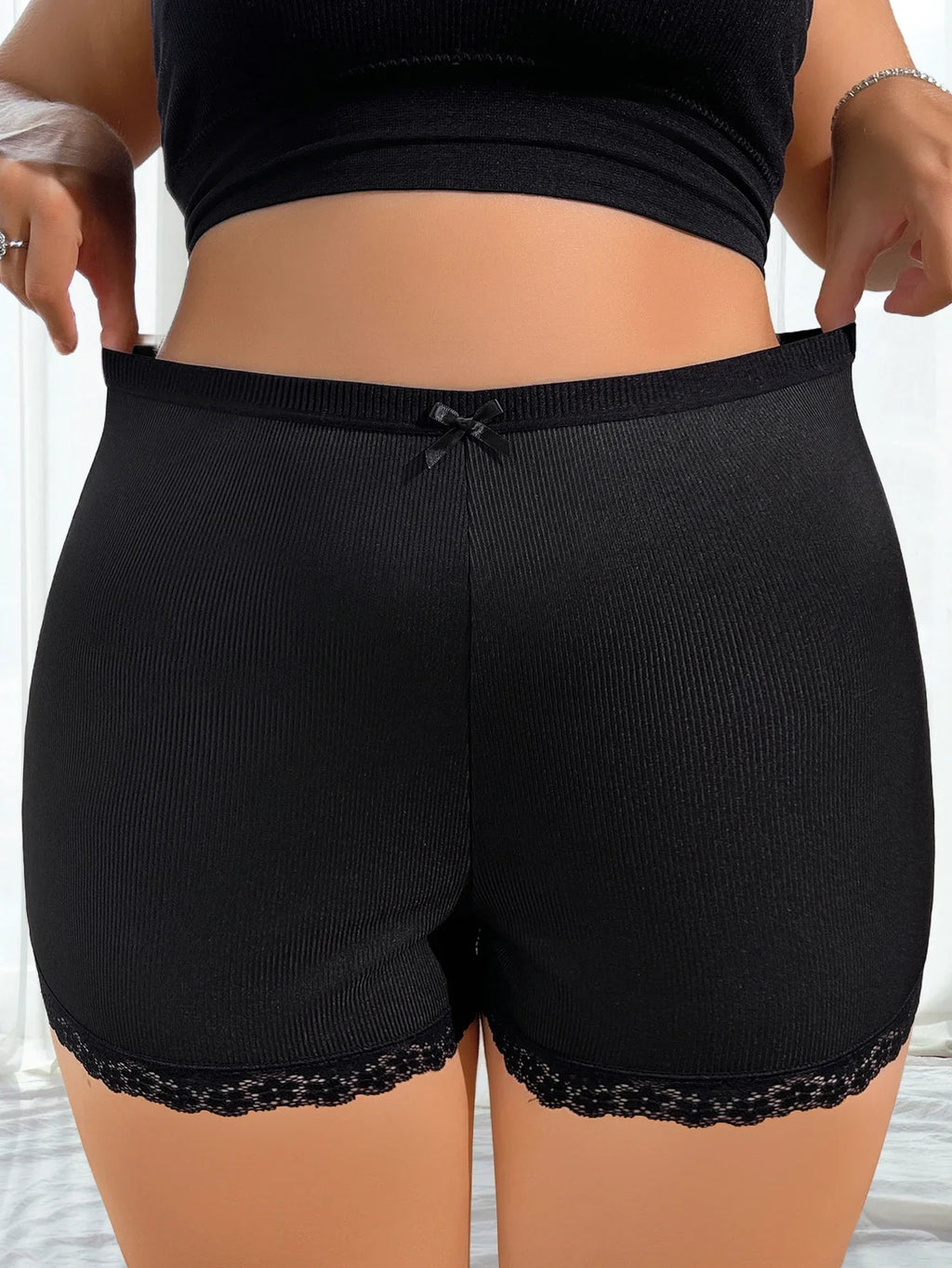 1pcs Plus Size 1XL-4XL Sexy Lace Women Boyshorts Lady Briefs Underwear Breathable Comfortable Black Mid Waist Female Underpants