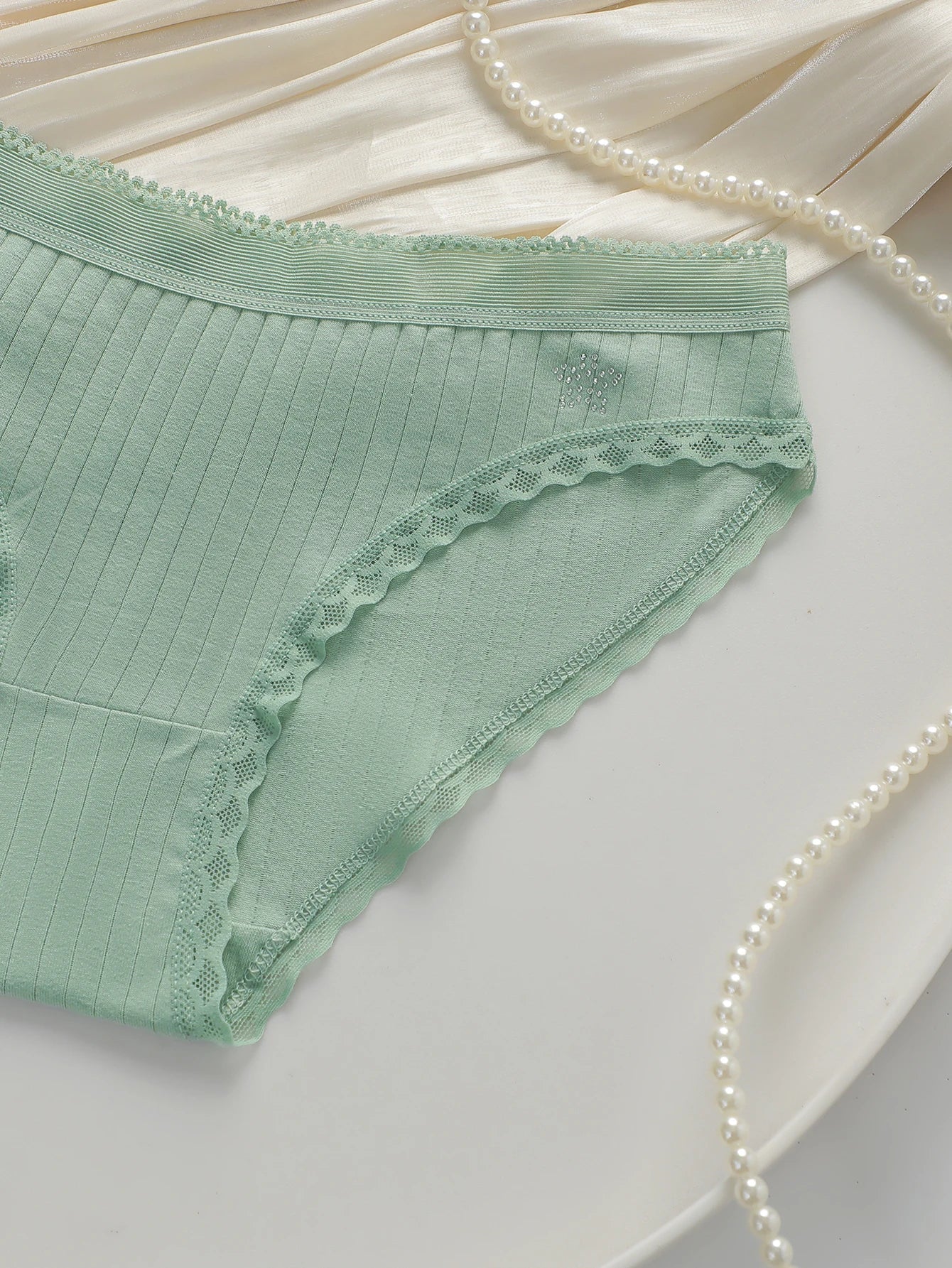Women Ribbed Cotton Briefs Lace Trim Mid Waist Panties Soft Breathable Rhinestone Star Decor Ladies Daily Basic Underwear W134