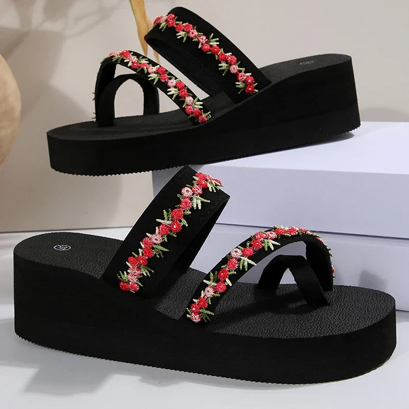 2025 Thick Bottom Clip Toe Slippers for Women Fashion Floral Fabric Wedge Sandals Woman Summer Eva Wear-Resistant Slides Female