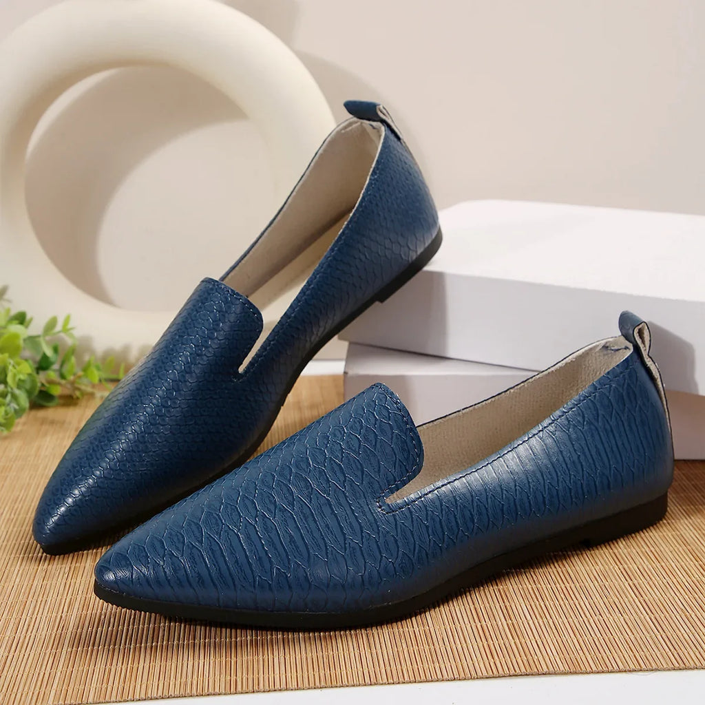 Summer Large Size 43 Women Shoes 2025 Simple Lightweight Flat Shoes Women Pointed Non Slip Soft Sole Casual Shoes Women Loafers