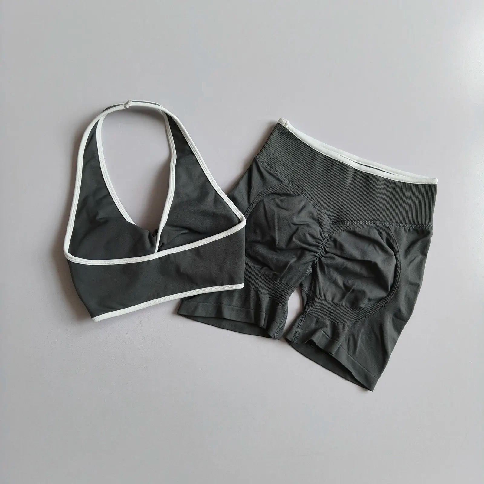 2pcs Women's Seamless Push-up Sports Vest Bra Set with High Elastic Hip Lifting Shorts for Running Aerobics Yoga