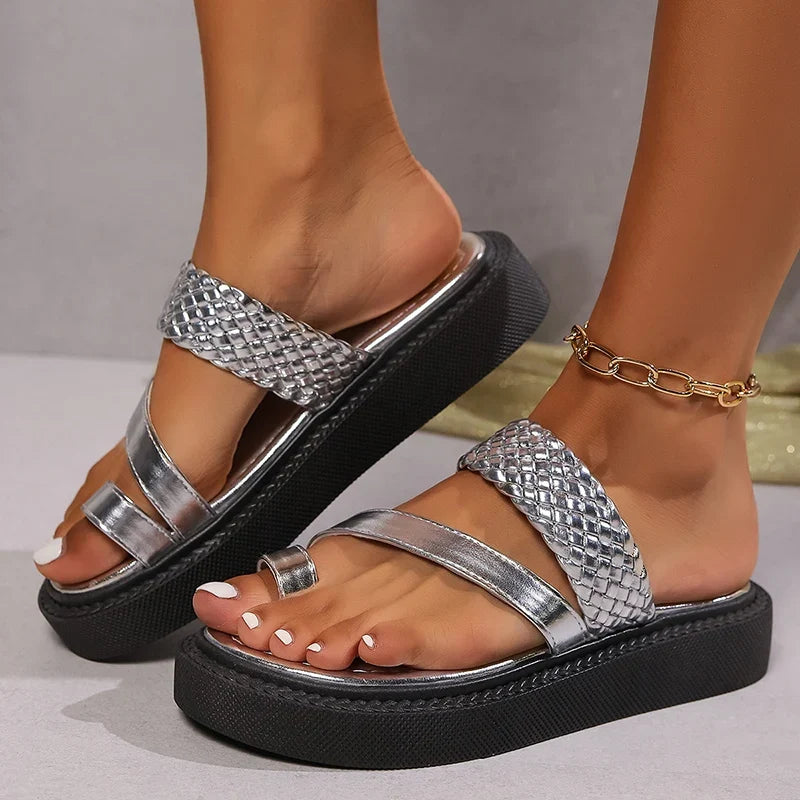 Silver Clip Toe Woven Slippers Women Beach Non Slip Thick Platform Slides Female Fashion Comfortable Slip On Wedge Sandal Mujer