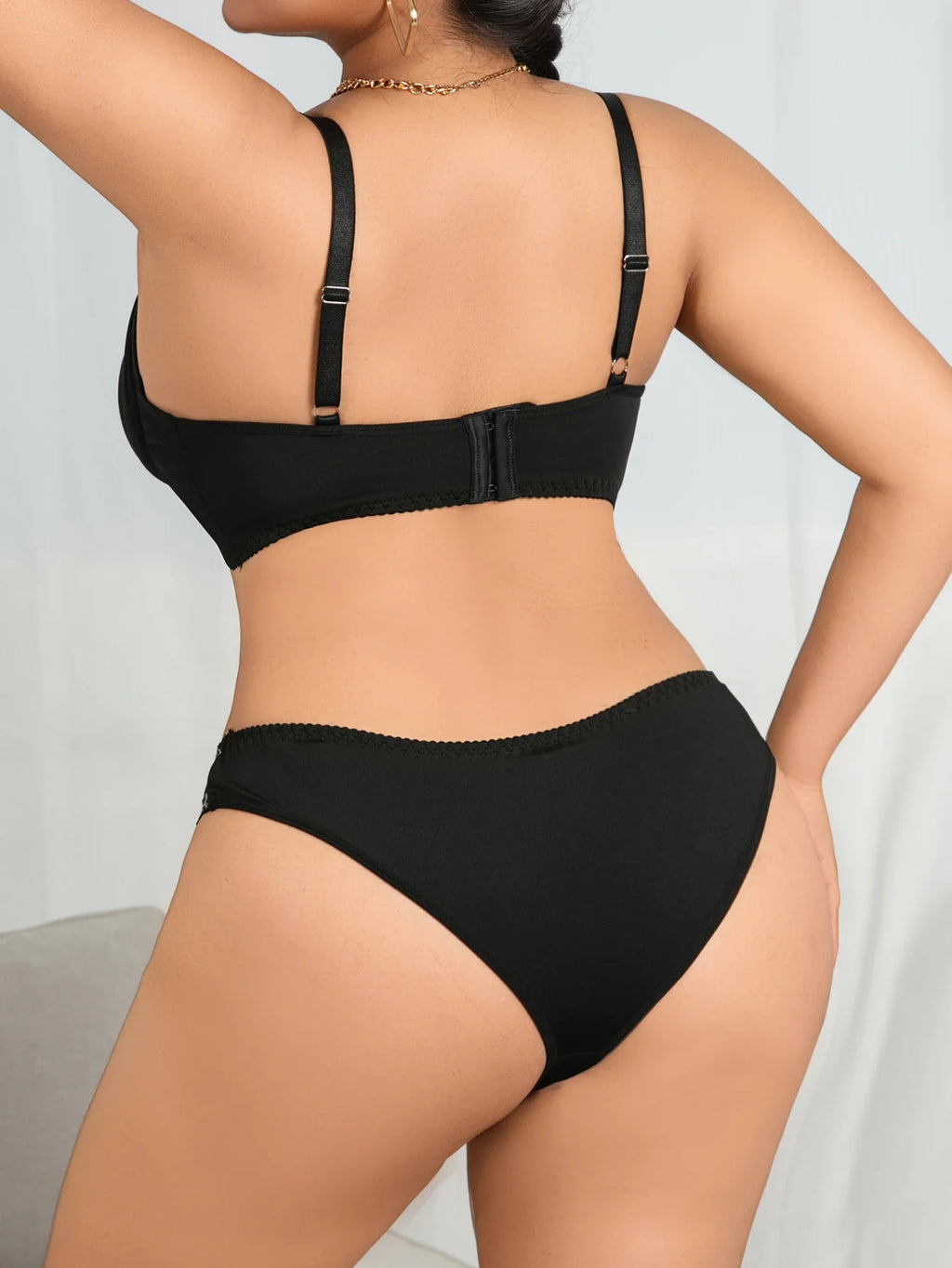 Plus Size Sexy Lace Spliced Lingerie Set, Wireless Seamless Push-up Bra for Full Bust Support
