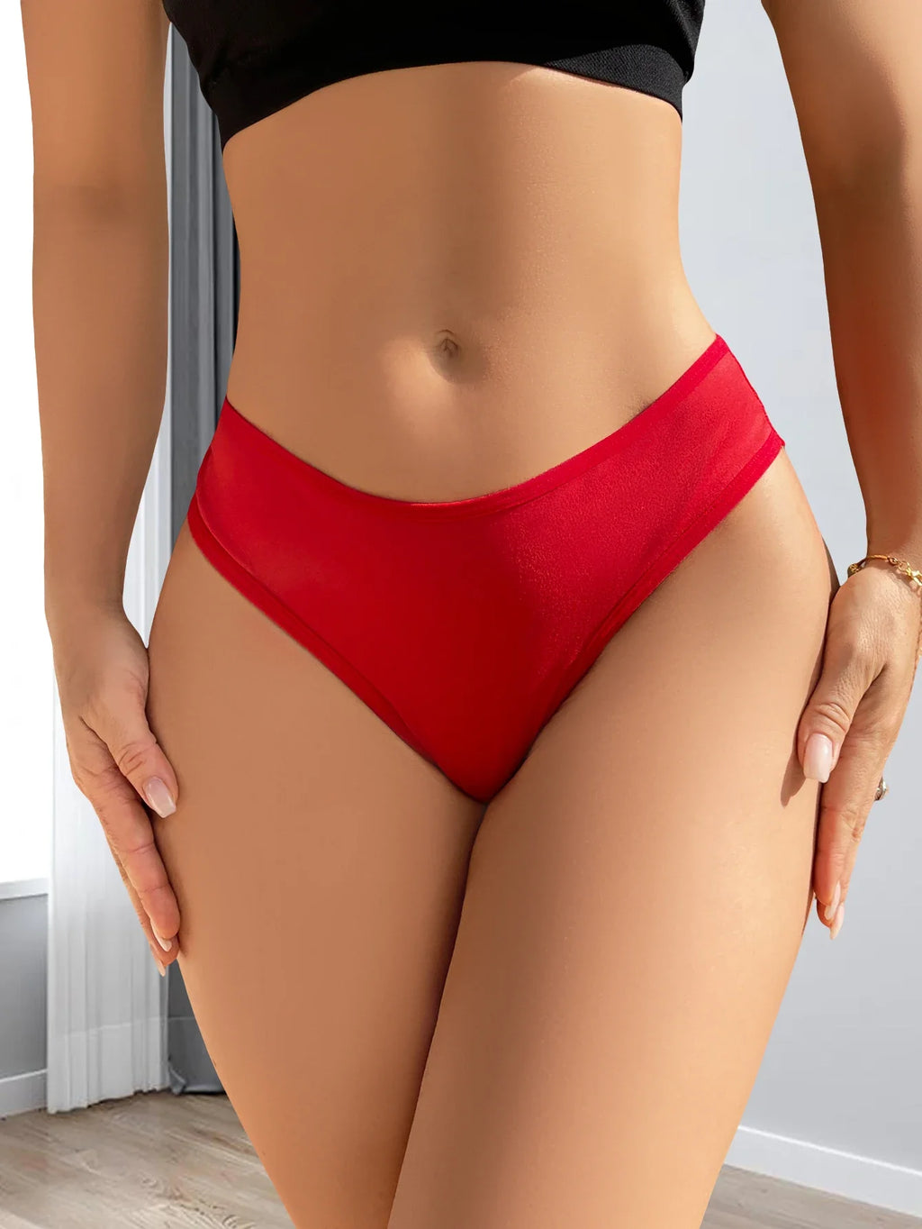 1pcs Fashion Red New Year Sexy Women Panties Low Waist Hollow Out Female Underwear Breathable Seamless Lady Briefs Sexy Lingerie