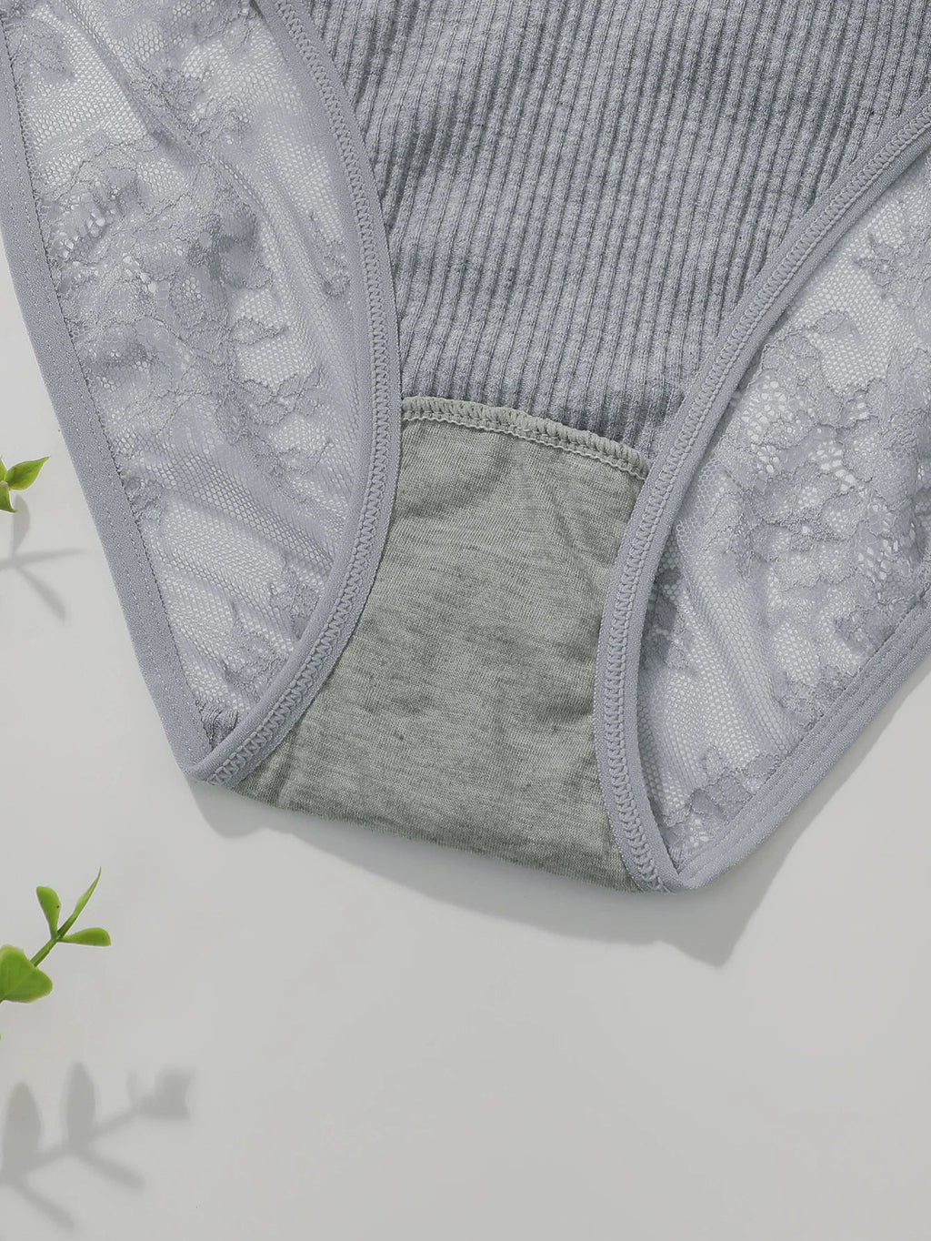 without chest cushion Grey lace elegant no steel ring sexy sports suit yoga women's casual underwear set C3472