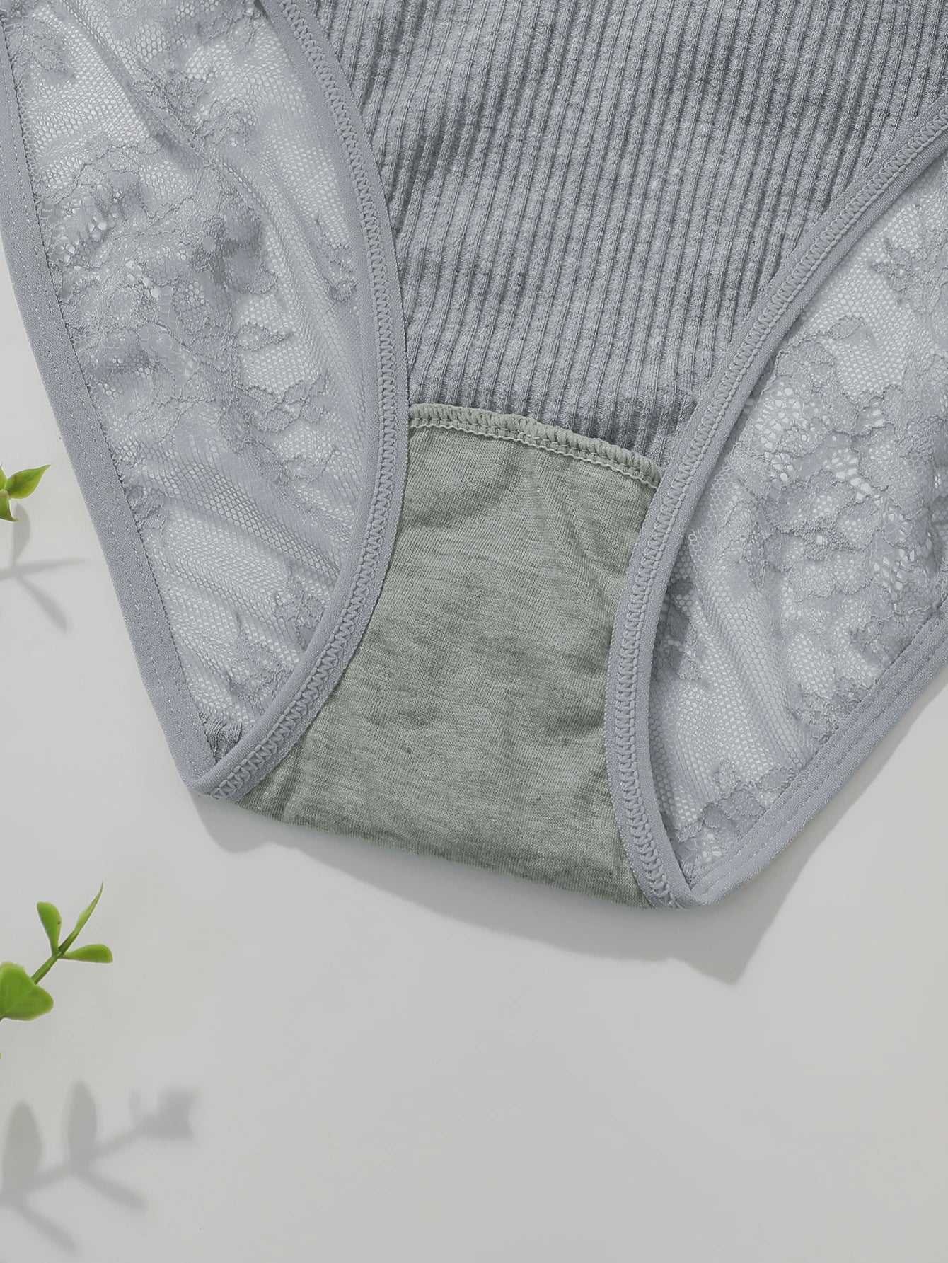 without chest cushion Grey lace elegant no steel ring sexy sports suit yoga women's casual underwear set C3472