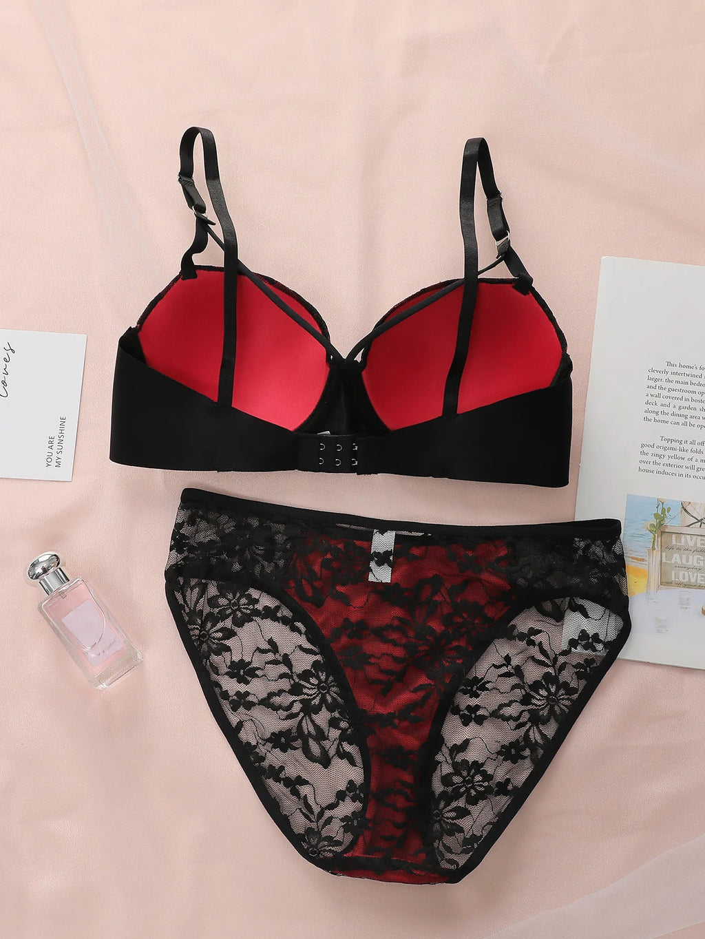 Hot Selling Women's Sexy Gathering Anti Sagging Black Lace Flower Contrasting Design With Double Buckle Adjustable Bra A2427
