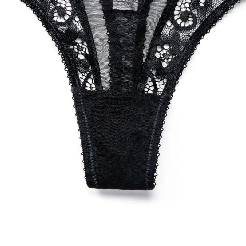 Sexy hollow half-cup bra set, lace push-up, push-up nipples, see-through thong and collar, four-piece set