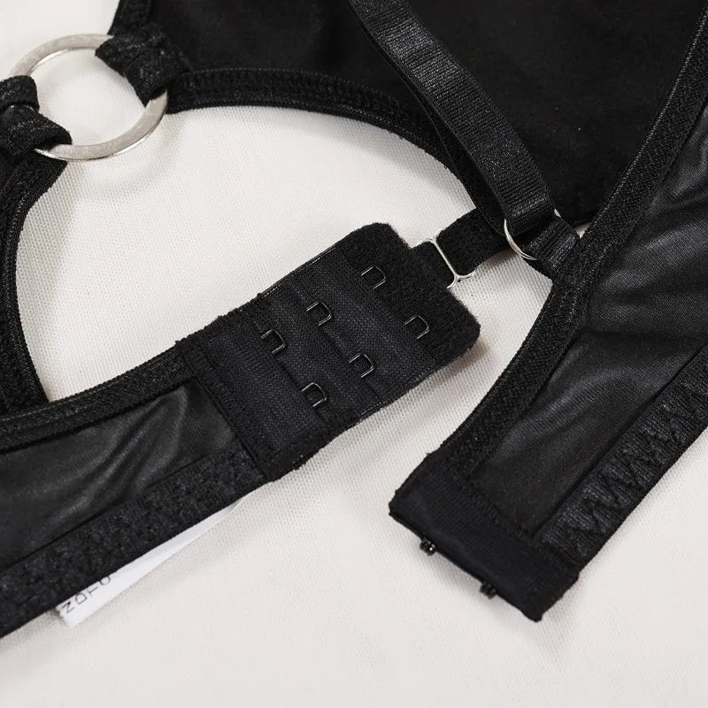 Toucheart Sexy Hollow Out Halter Chain Lingeries Bra Set Exotic Glossy Pu Leather Set Underwear For Women Bra Set Sexy Lingerie