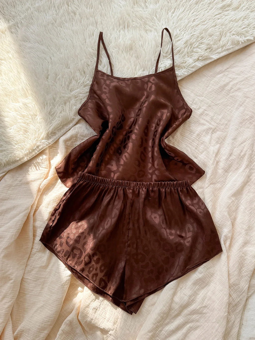 Fashion Leopard Print  Women Pajamas Set 2 Piece Elegant Sleepwear Round Neck Top Paired with Shorts for Home