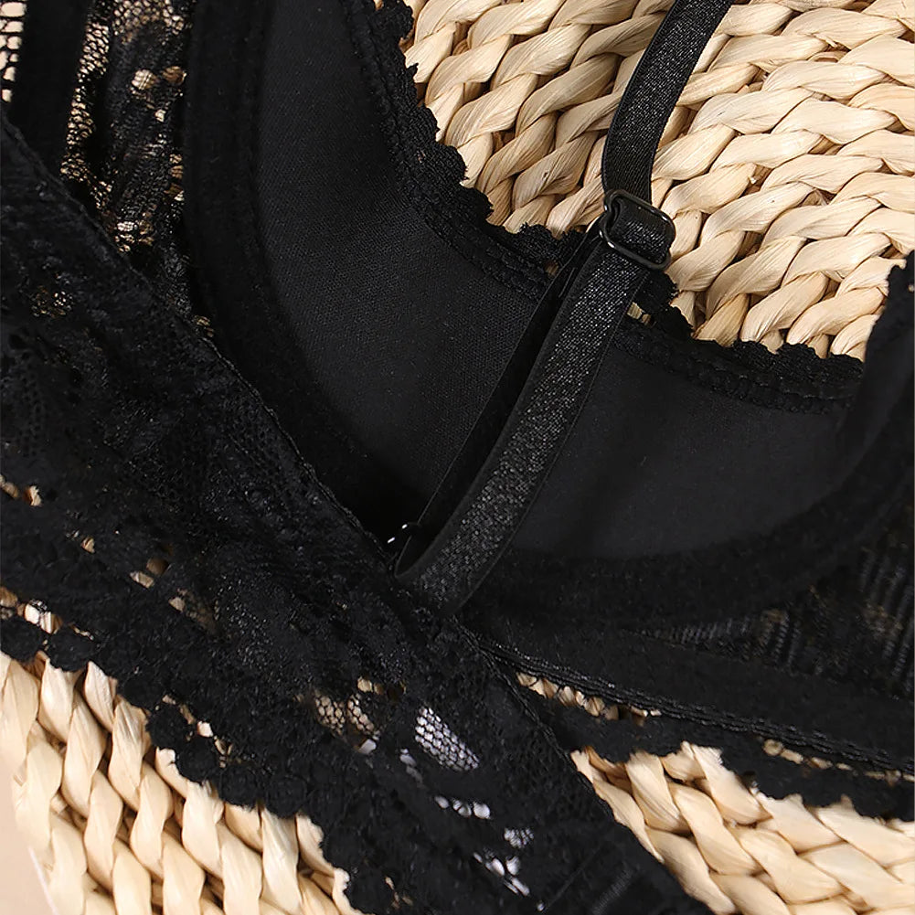 Sexy hollow half-cup bra set, lace push-up, push-up nipples, see-through thong and collar, four-piece set