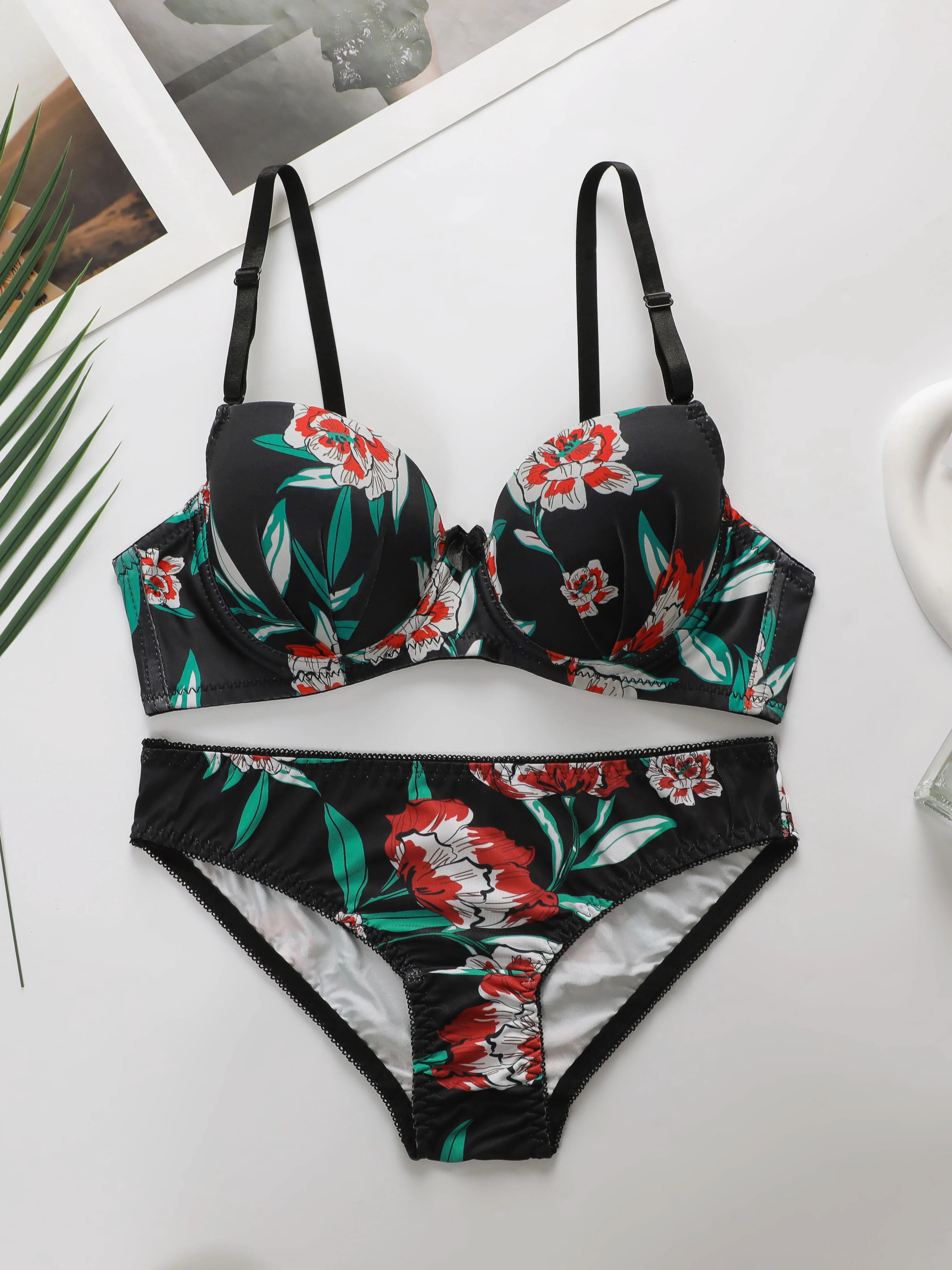 Hot Selling High-quality Multi-color Lingerie 2-piece set For Women's Underwear Beautiful Print Push Up Bra Beach party bikini