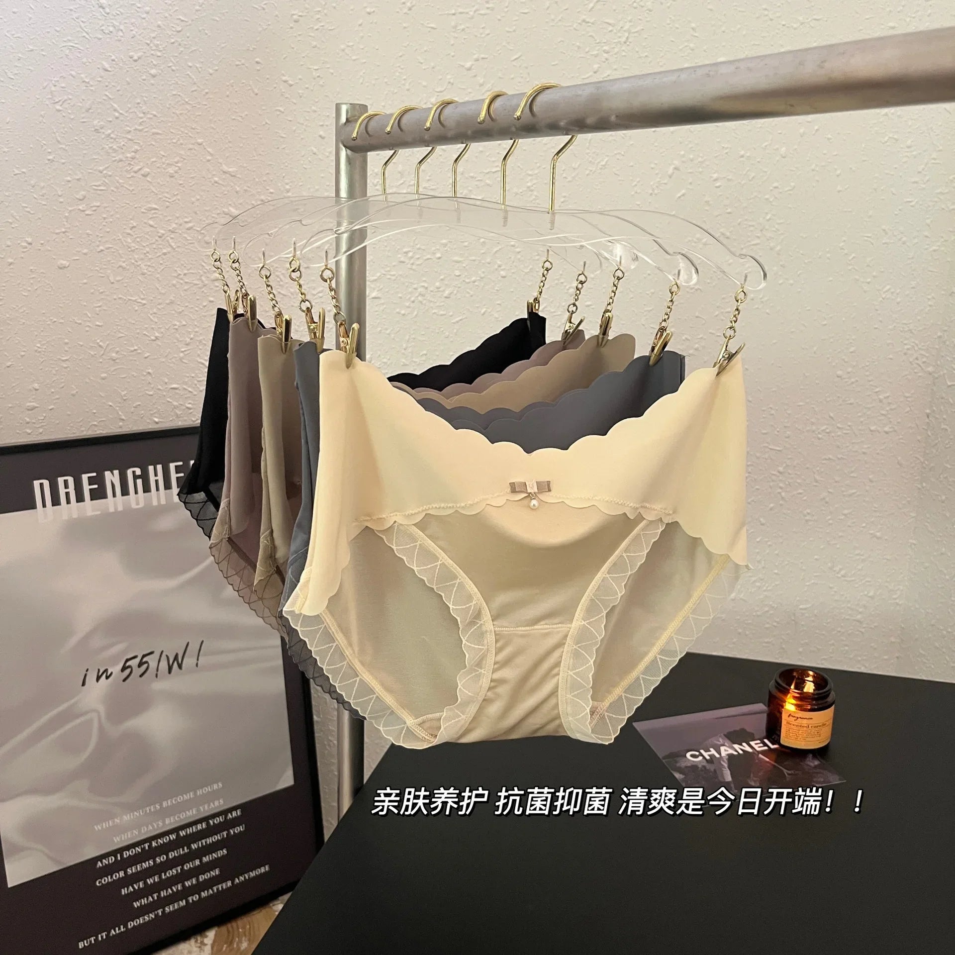 WOMEN Lace underwear, seamless, comfortable, high-elastic, hip-covering briefs, breathable mulberry silk, antibacterial crotch