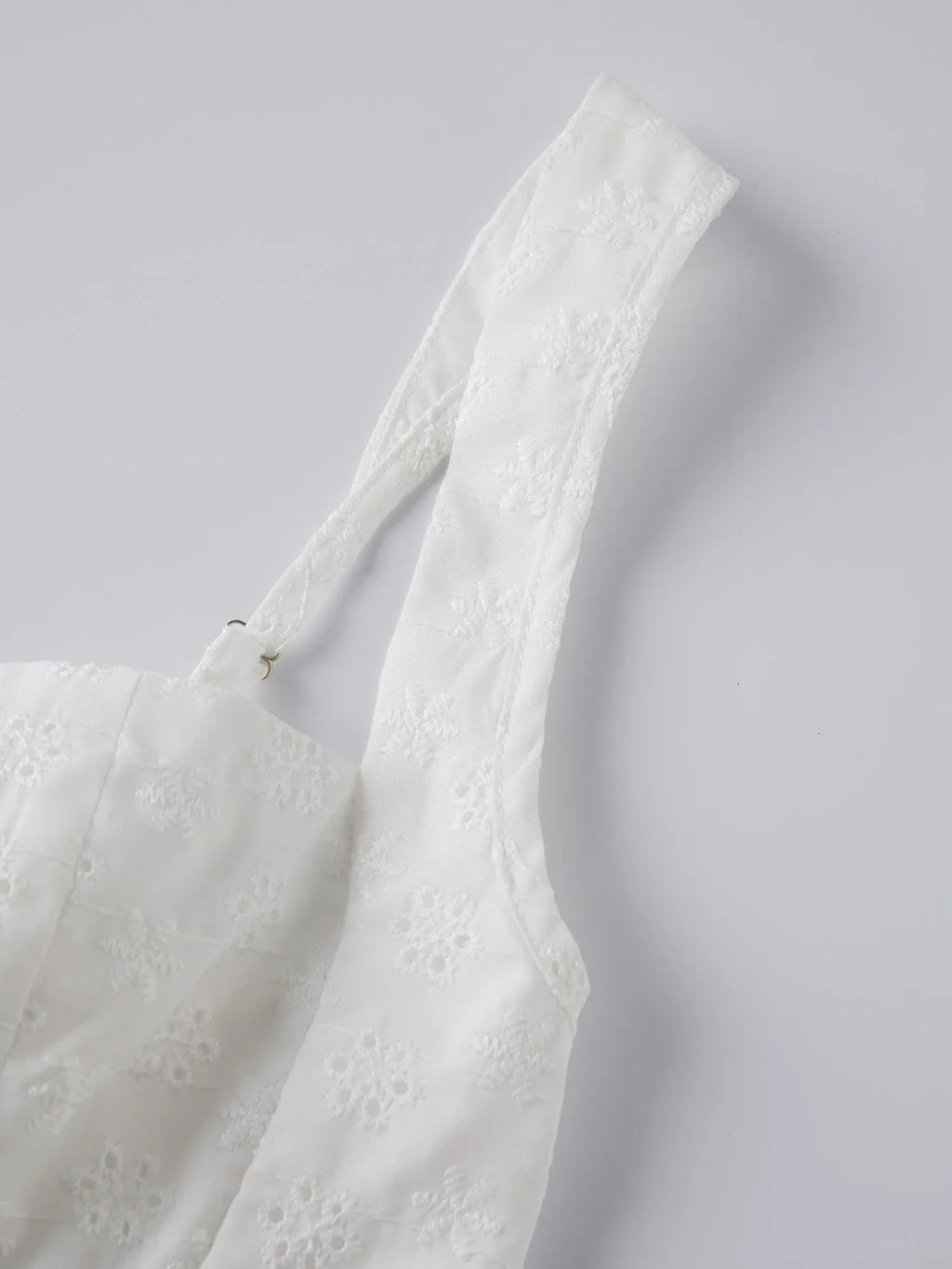 2026 Summer Women's Floral Eyelet White Cami Dress Sleeveless Square Neck A-line Dress Beach Bohemian Retro Sundress