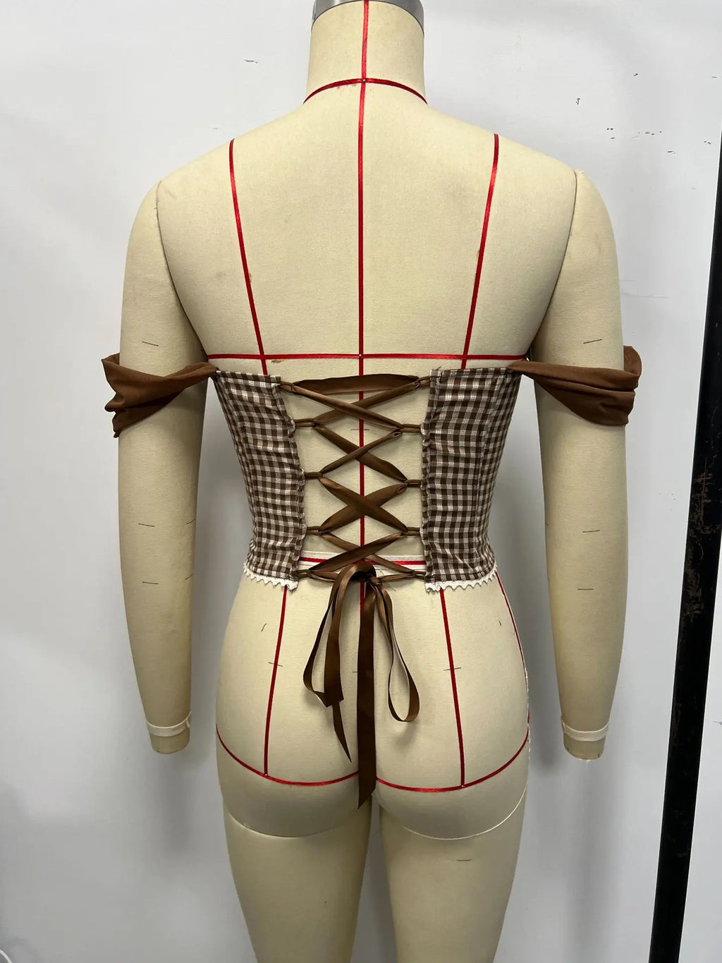 Retro French Jacquard Red Plaid Camisole 2026 Women Sexy Lace Trim Spliced Off Shoulder Chest Wrapped Fishbone Chest Party Tops