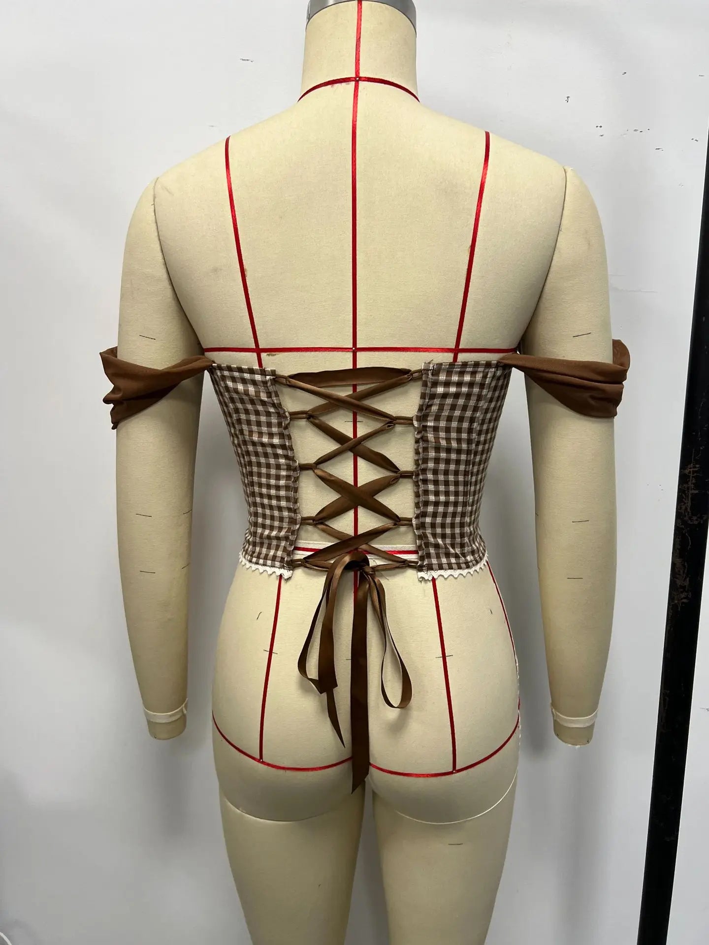 Retro French Jacquard Red Plaid Camisole 2026 Women Sexy Lace Trim Spliced Off Shoulder Chest Wrapped Fishbone Chest Party Tops