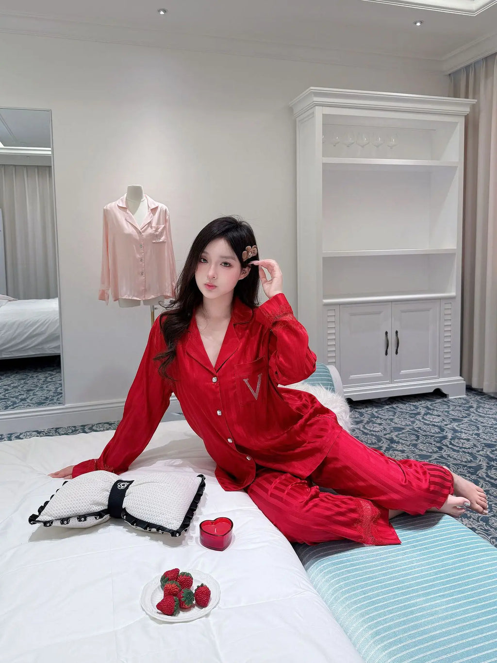 Lace splicing light luxury pajamas for women long-sleeved ice silk silk early spring comfortable home wear set