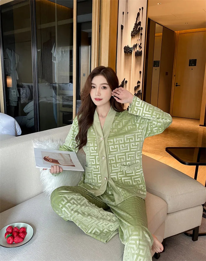 Autumn and winter new gold velvet pajamas V-neck Korean velvet sweet and sexy lace home clothes