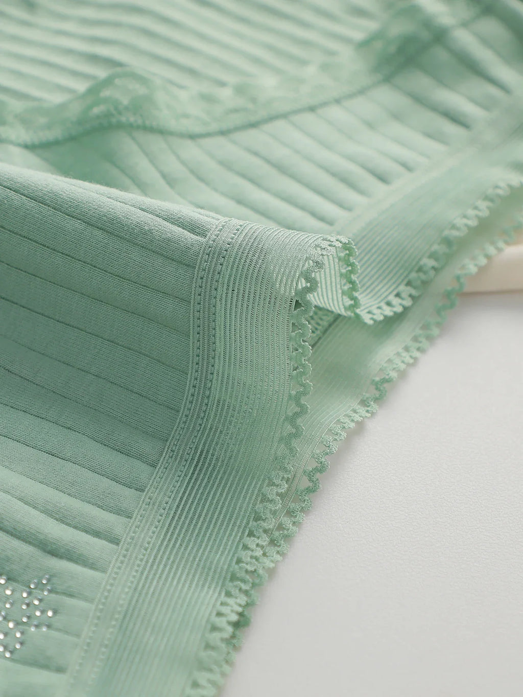 Women Ribbed Cotton Briefs Lace Trim Mid Waist Panties Soft Breathable Rhinestone Star Decor Ladies Daily Basic Underwear W134