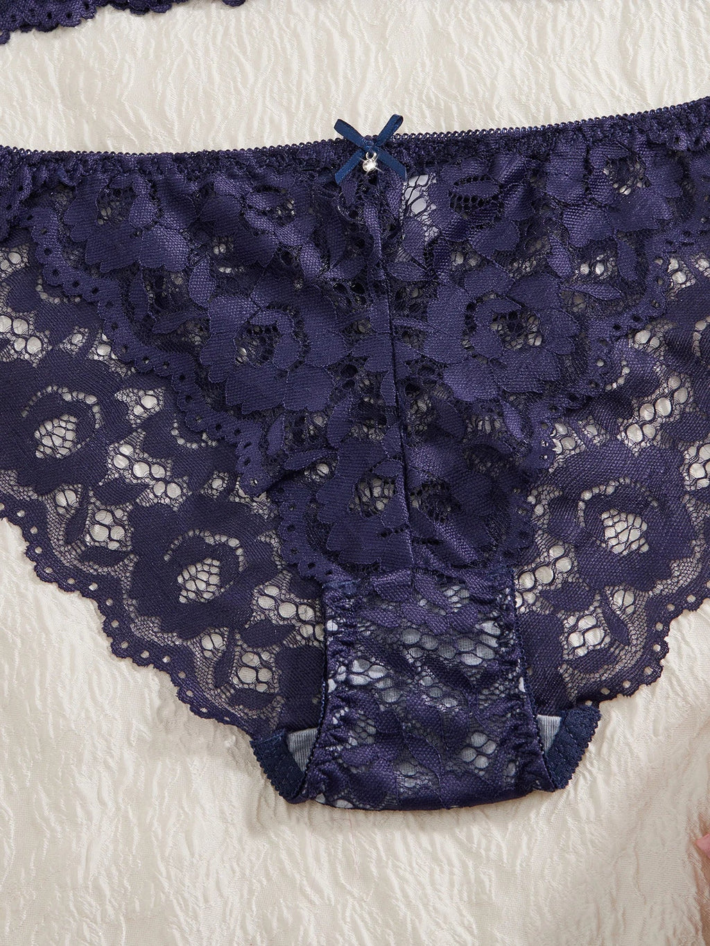6-Piece Set Women's Bra and Panties Set Sexy Patterned Lace Patchwork No Lining Comfortable Fitting Women's Push-Up Bra Women's Underwear Set