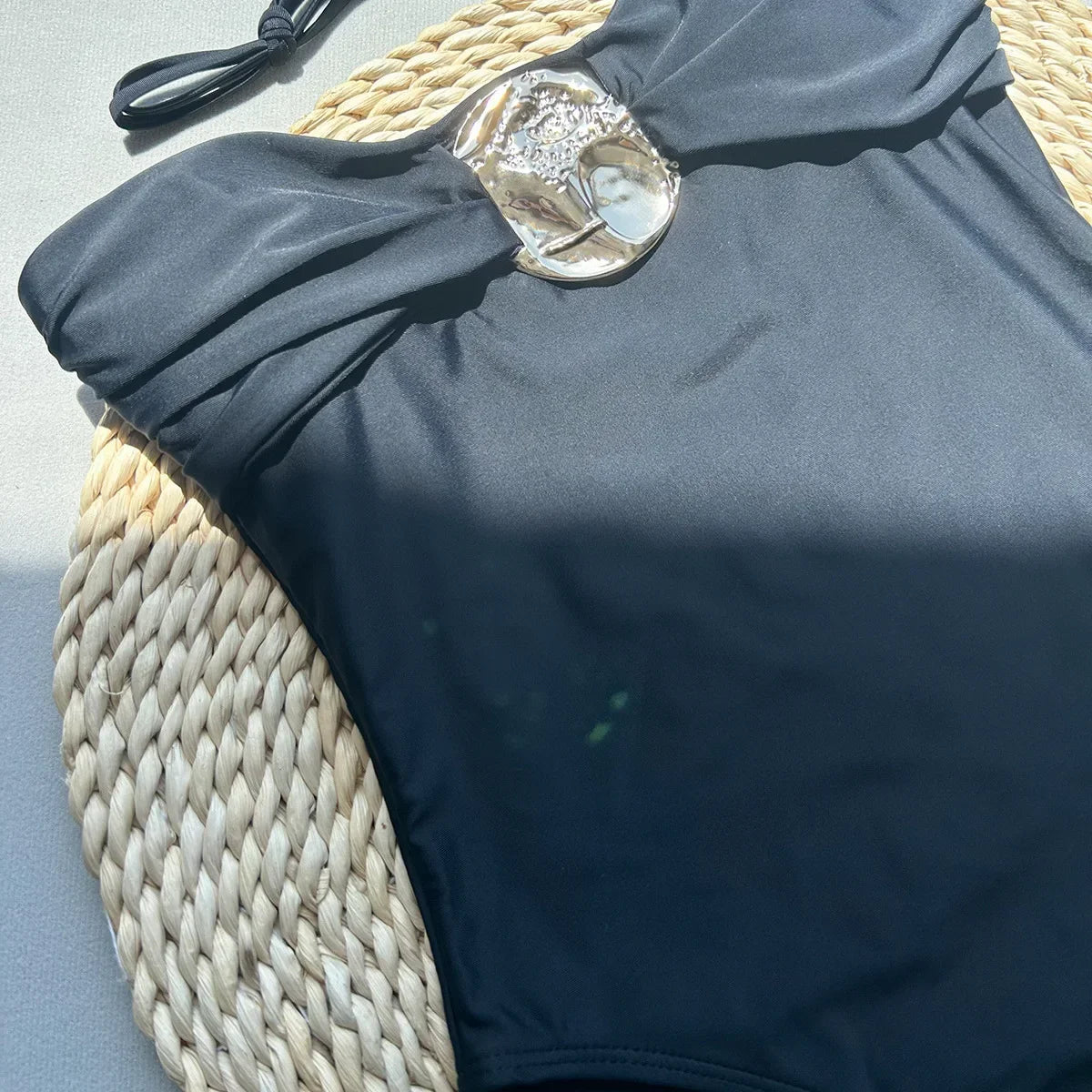 2026 Sexy Metal Buckle Women Bandeau Swimwear One Piece Swimsuit Female Monokini Bather High Leg Cut Bathing Suit Swim Beachwear