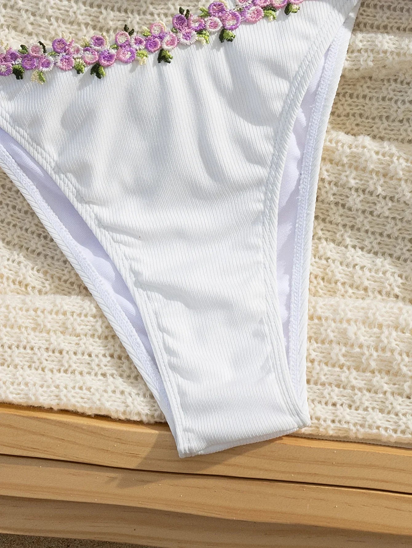 Sexy 3D Floral Bikini Set 2025 Women White Pink Contrast Push Up Bra Tie Side Thong Swimsuit Beach Bathing Suit Micro Swimwear