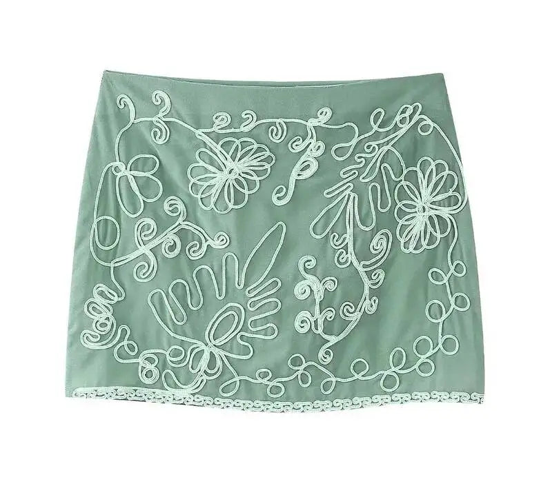 Women's Fashionable Lapel Embroidered Backless Shorts Set J25E