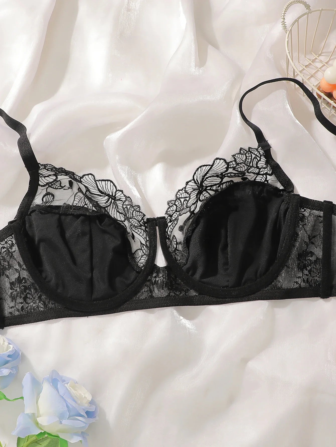 Women's embroidered lace plus size bra with steel ring gathering push up underwear suitable for full figured women MR2679
