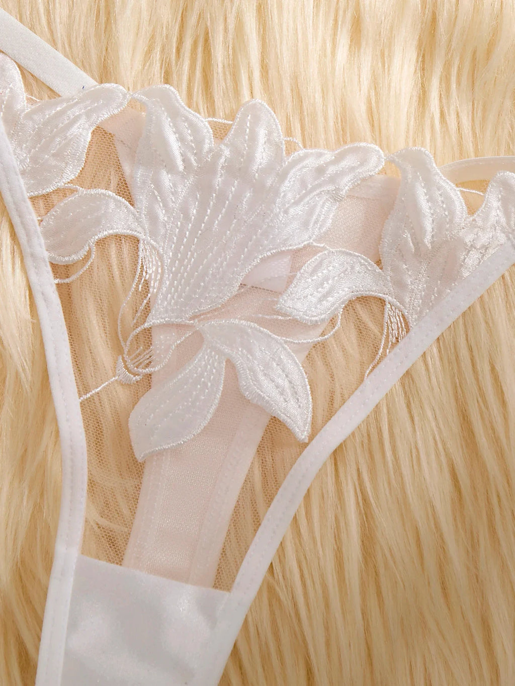 White embroidered print pajama set - A set featuring a floral design suitable for women, a sexy bra ZA824031