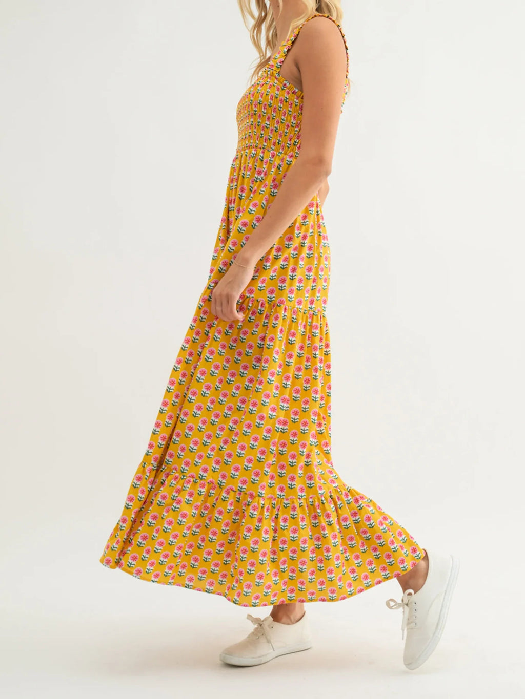 Women Summer Bohemian Floral Print Sundress Smocked Square Neck Sleeveless Backless A-line Long Tiered Ruffle Dress with Pockets