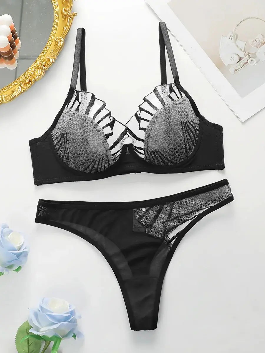 New Design High-Quality Lingerie Set With Sexy butterfly Line Mesh Plicing Women's Underwear Push Up Bra 2 Pieces YS2417