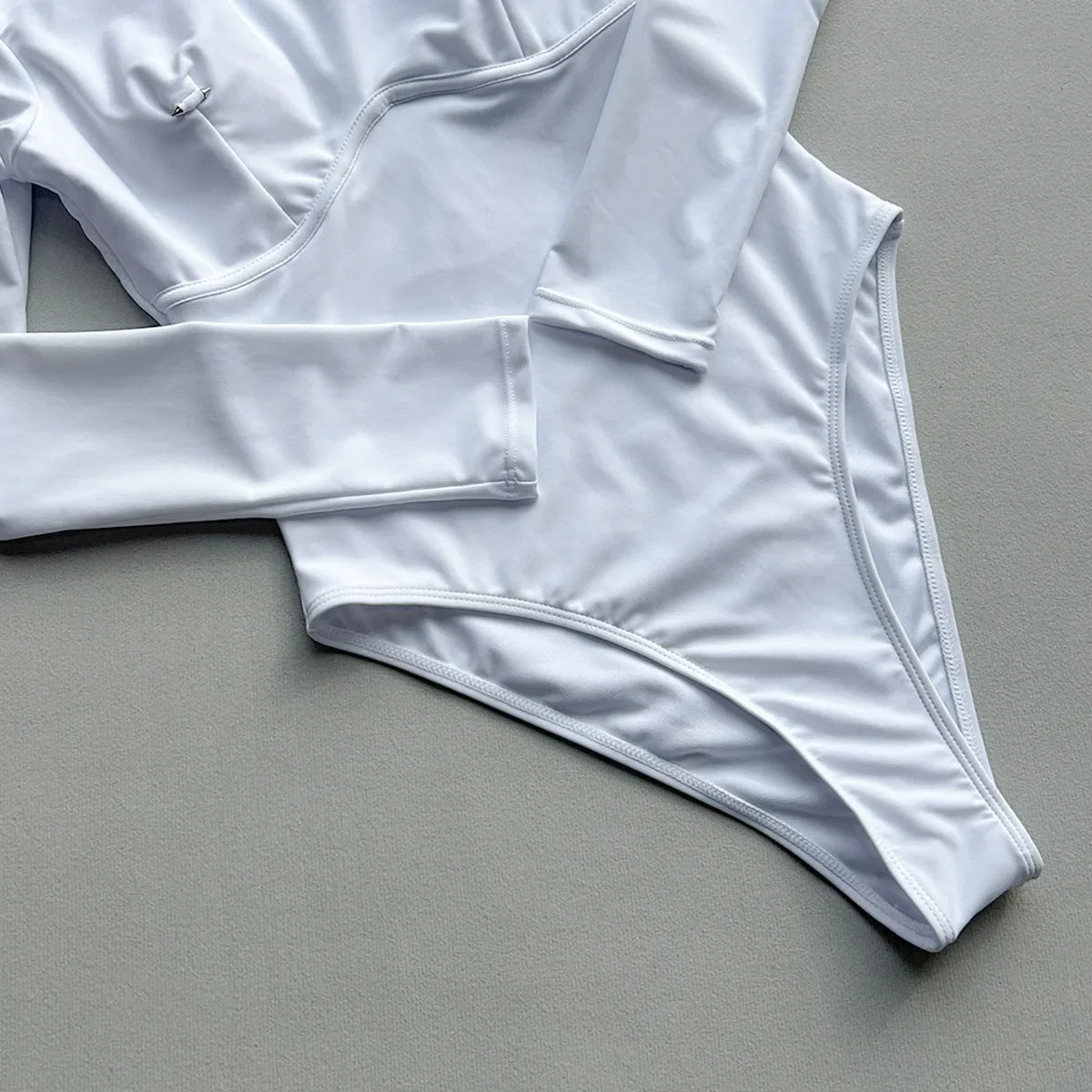2026 New Fashion Women One-Piece Suit Swimwear Long Sleeve O Neck Bodycon Bathing Suit Femme Underwire Padded Bodysuit Beachwear