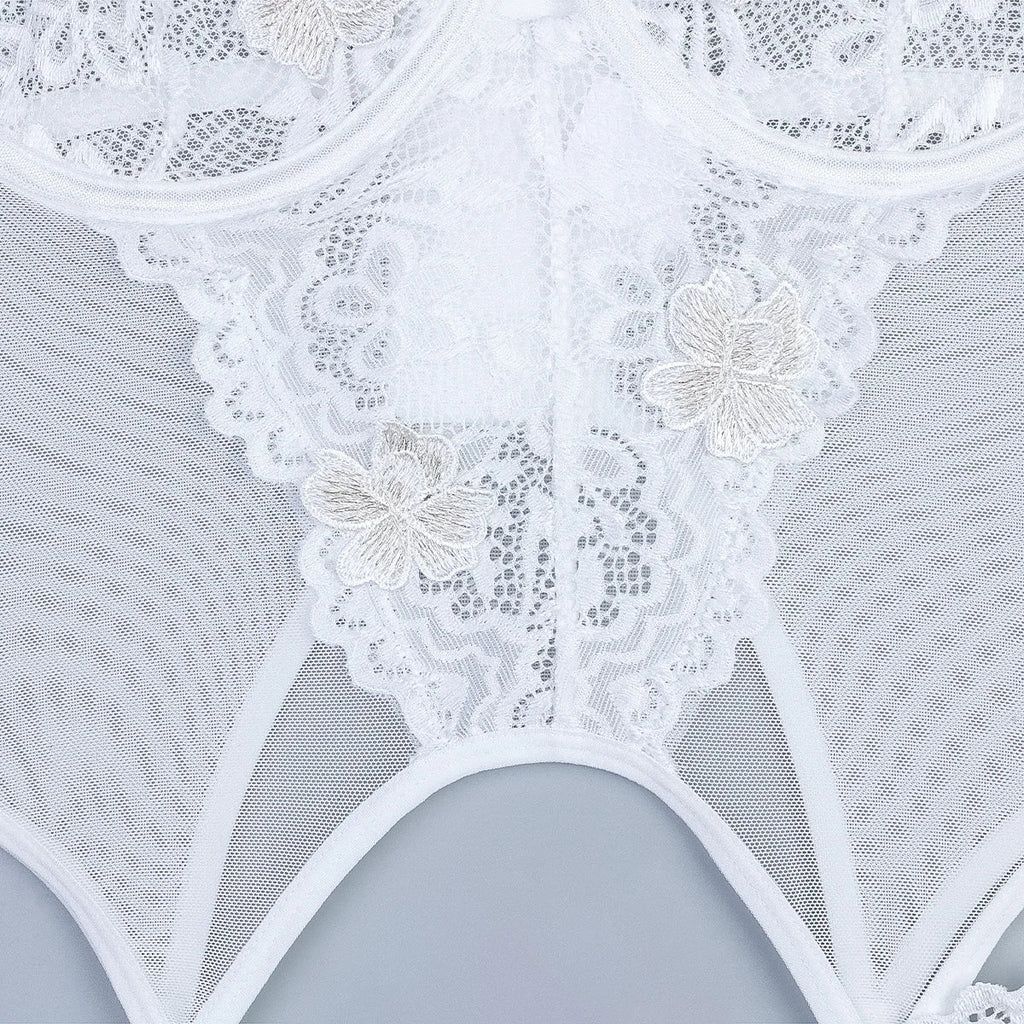 Toucheart Embroidery Floral Sexy Lingerie Panty Garters3PCS Skinny Plunge Patchwork See-through Romantic Private Interesting Set