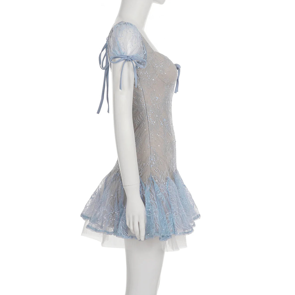 Dreamy and Western-style lace pleated princess dress with sparkling sequin design and puff-sleeved high-waisted dress.