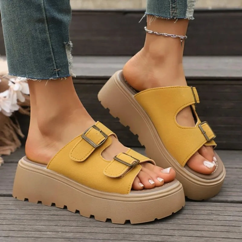2026 New Soft-soled Fashionable Beach Shoes  Thick-soled Cool Slippers for Women's Summer Outdoor Wear