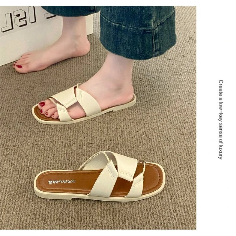Summer 2026 Fashionable Minimalist Korean Style Beach Shoes Universal Flat Bottom Toe Post Thong Slippers Leisure Rubber Sole