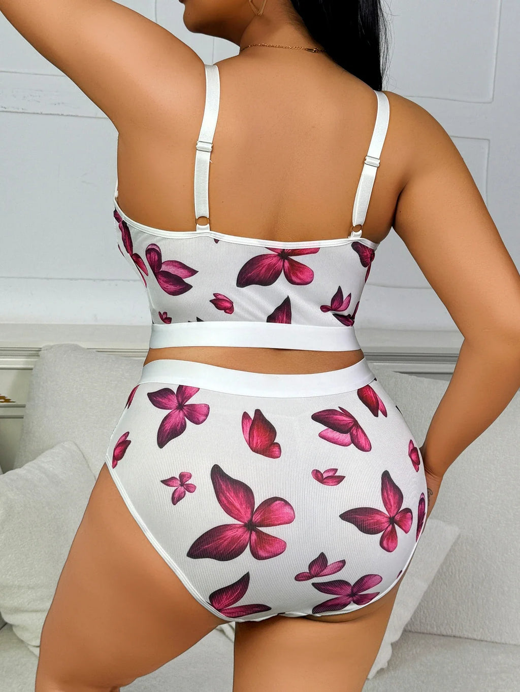 New Arrival Plus Size Sexy Petal Print Lace Spliced Lingerie Set, Plunge Cami Bra