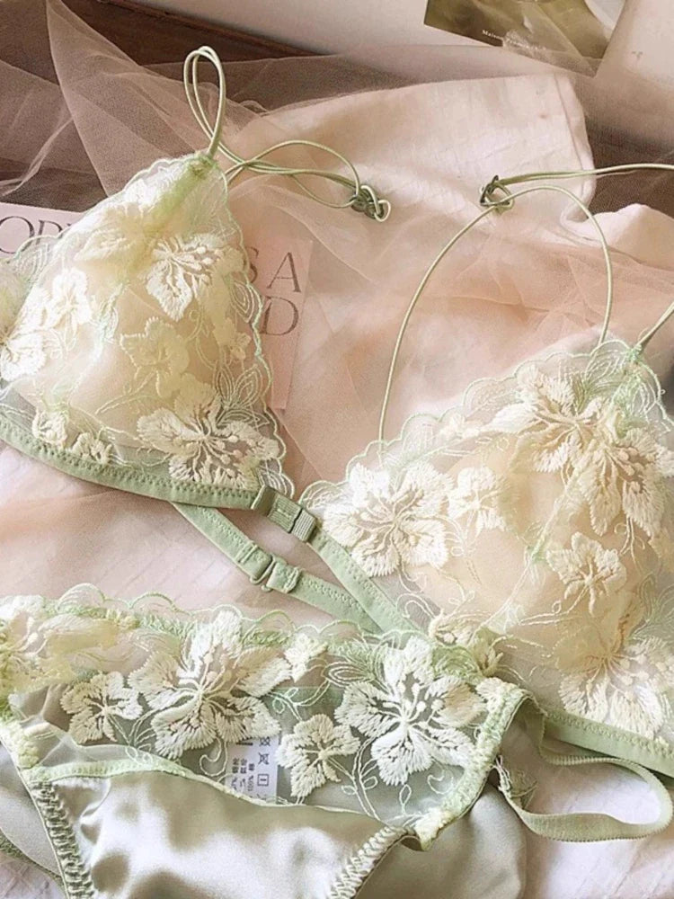 French Niche Lingerie Set Embroidered Mesh Triangle Cup Wireless Bralette Retro Thin Sexy Comfort Bra Australia MOYISU Sexy Bra