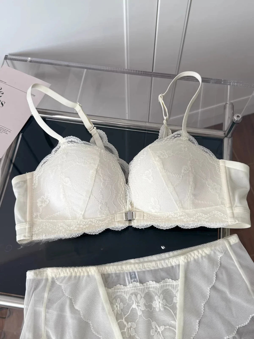 Summer Nouvelle Tendance! Soutien-Gorge Push Up à Fermeture Avant - Bretelles Dentelle Dos, Bralette Légère pour Petite Poitrine