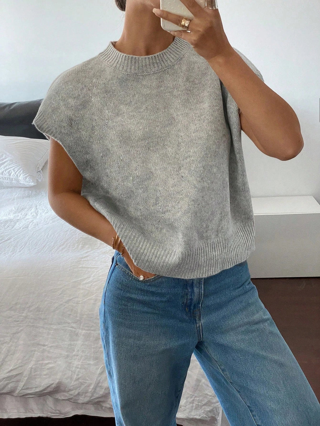 Women's Elegant Short Sleeve Knit Sweater Casual O-Neck Straight Dropped Shoulders Comfort Sweater Vest Spring/Fall
