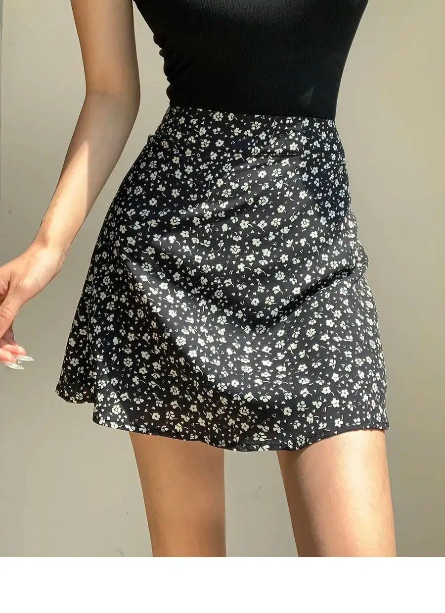 2026 Summer New Retro Vacation Style Small Floral Half Skirt High Waisted Wrap Buttocks Elegant Sweet Slim Short Skirt 06AH